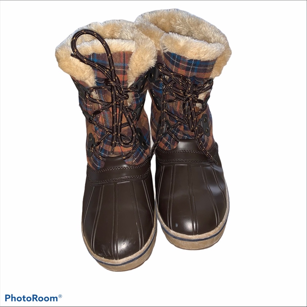 Bass brand duck boots plaid/fur lined size 9